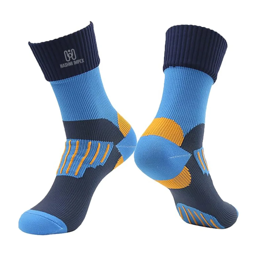 12 Socks - Image 1